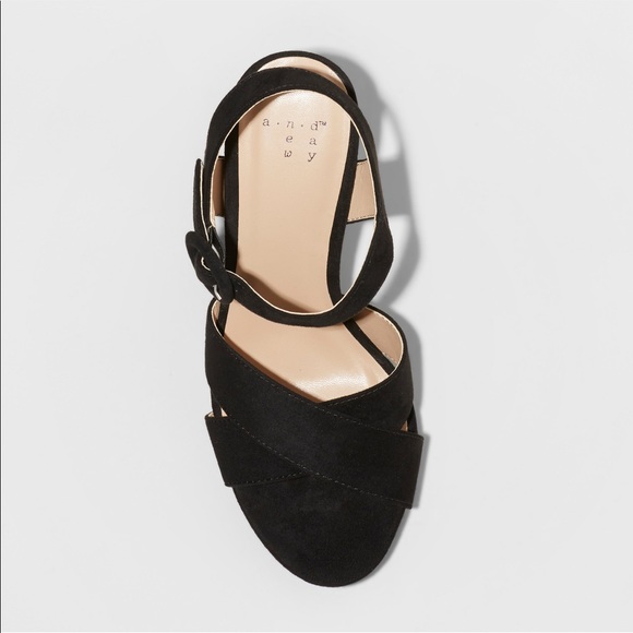 🔥NWT🔥 Black Heels - Picture 3 of 5